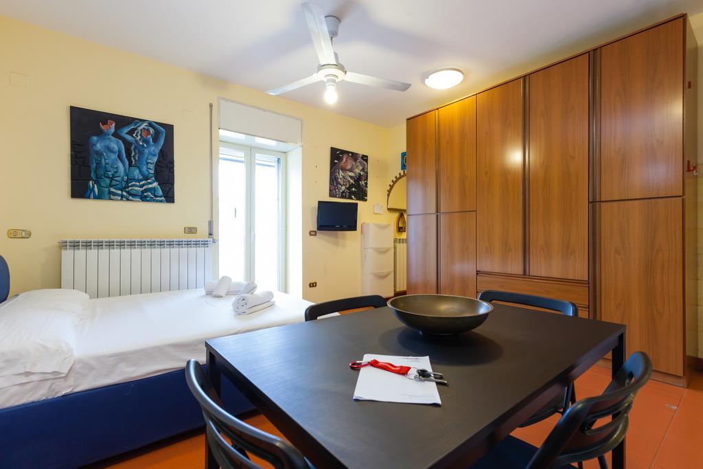 Amedeo Savoia - Bh 49 Apartment เนเปิลส์ ภายนอก รูปภาพ